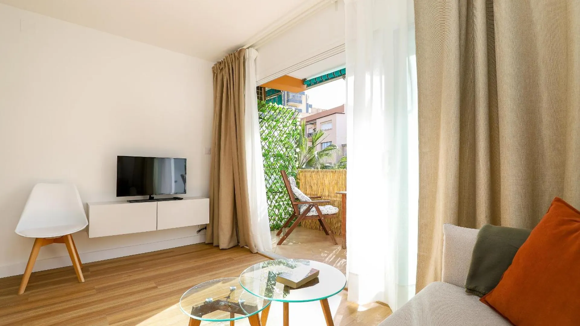 Fuengirola Centre, Renovated, Beach 200M Appartement